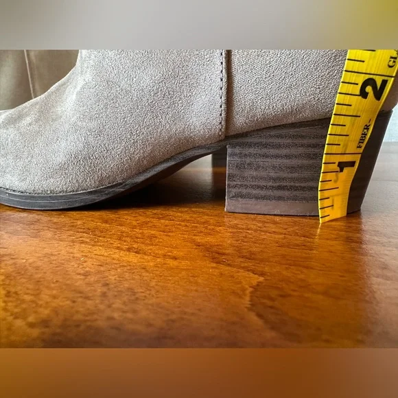 Old Navy•girl’s suede ankle boots•size 3•side zipper•brown/grey/taupe•buckle - Picture 13 of 14